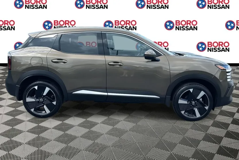 2025 Nissan Kicks SR photo 1