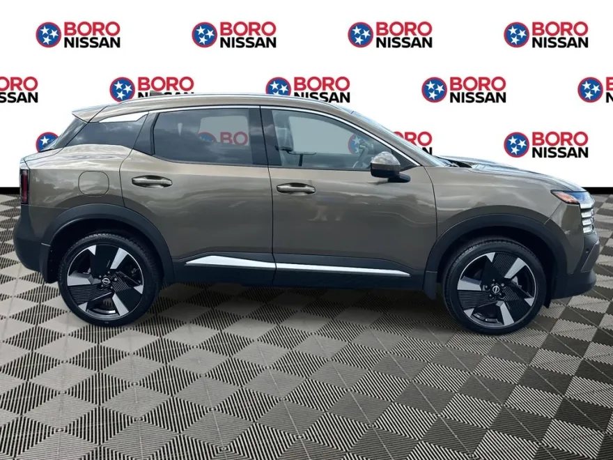 2025 Nissan Kicks SR photo 1