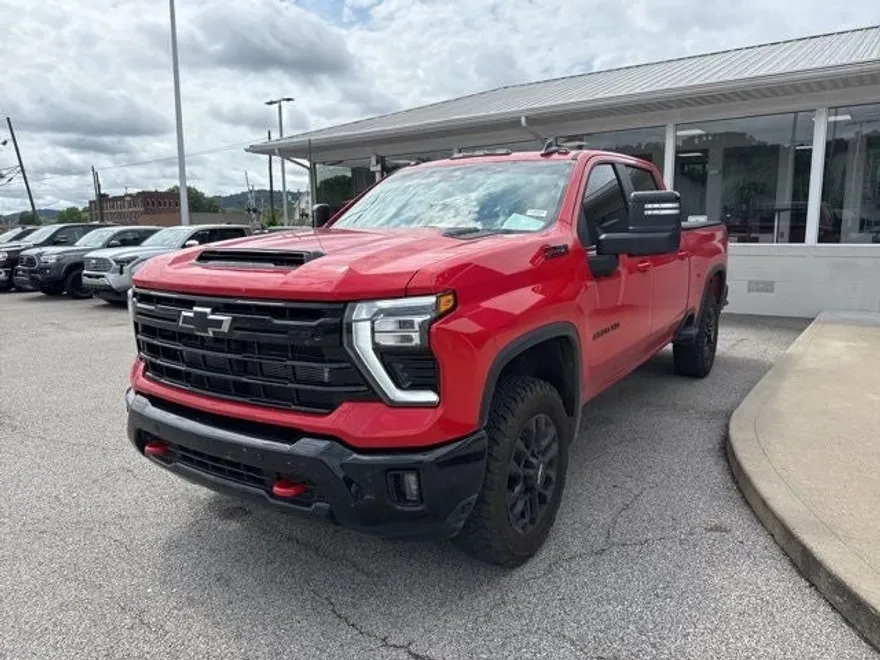 2025 Chevrolet Silverado 2500HD LT photo 1