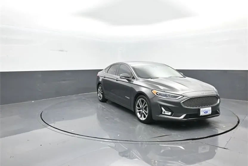 2019 Ford Fusion Hybrid Titanium photo 1