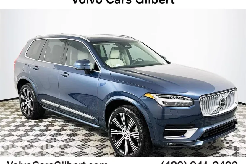 2025 Volvo XC90 AWD Plus photo 1