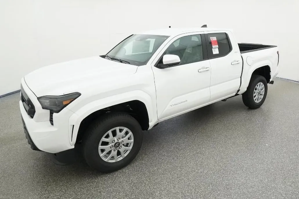 2025 Toyota Tacoma SR5 photo 1