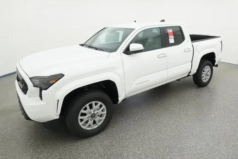 2025 Toyota Tacoma SR5 photo 1
