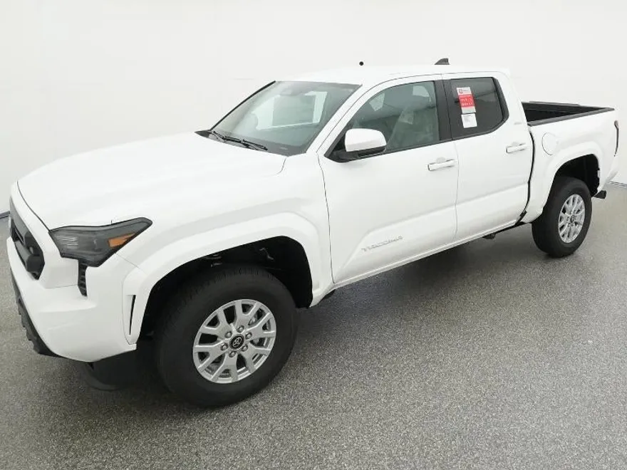 2025 Toyota Tacoma SR5 photo 1