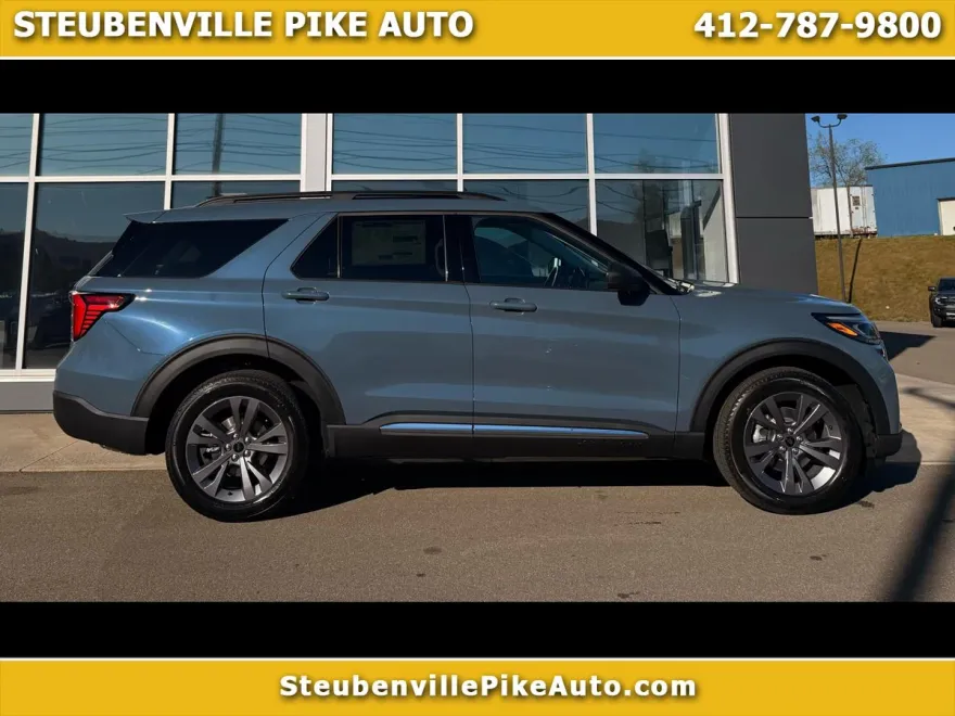 2025 Ford Explorer photo 1