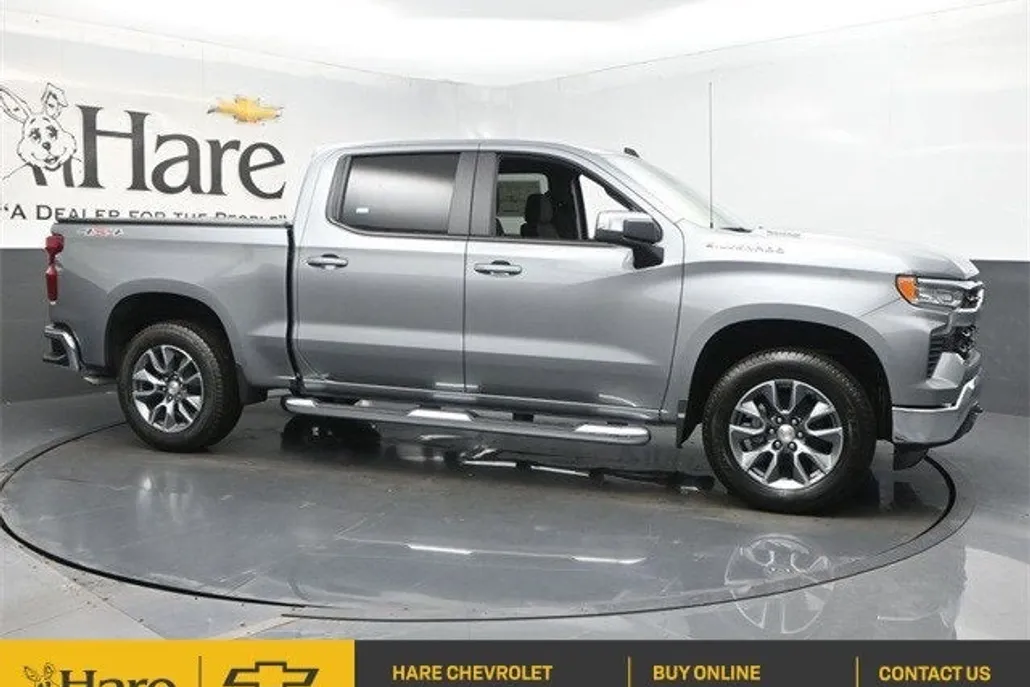 2025 Chevrolet Silverado 1500 LT photo 1