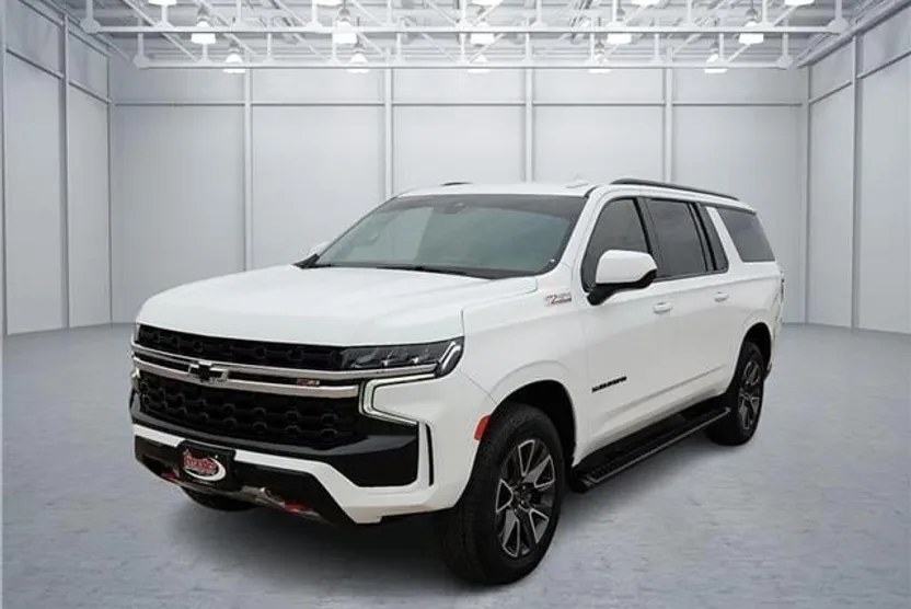 2022 Chevrolet Suburban Z71 photo 1