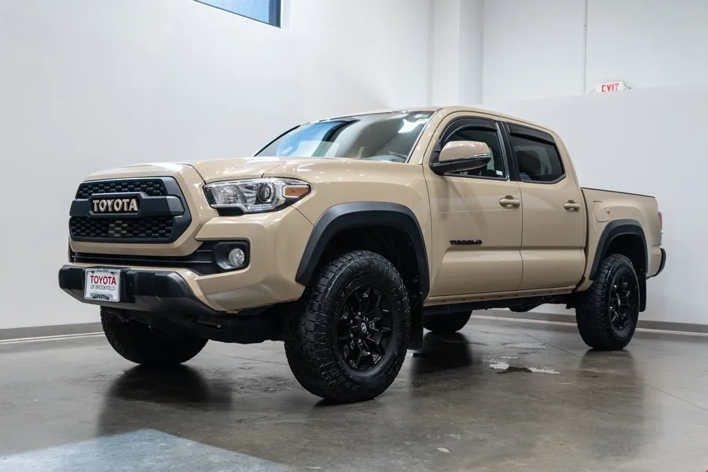 2020 Toyota Tacoma TRD Off-Road photo 1