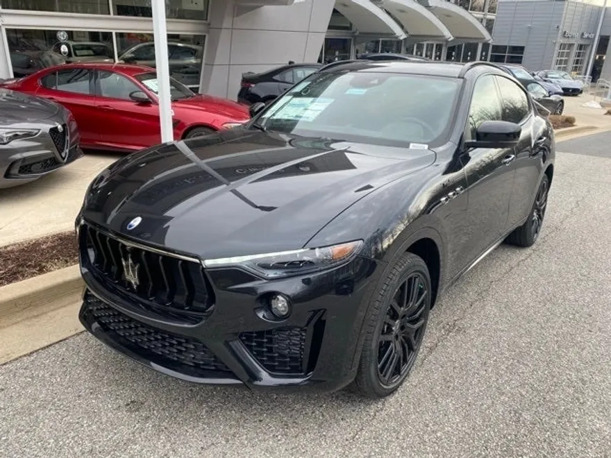 2024 Maserati Levante Modena photo 2