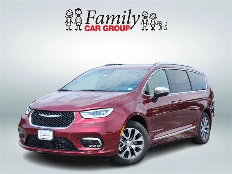 2023 Chrysler Pacifica Hybrid Pinnacle photo 1