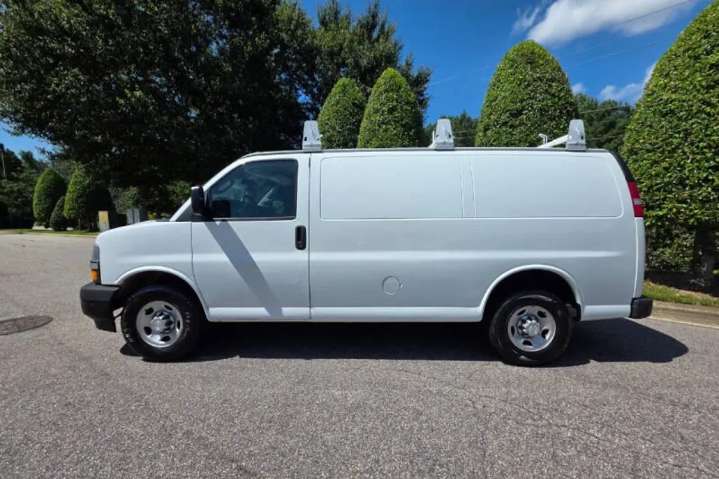 2018 Chevrolet Express 2500 Cargo Van photo 1