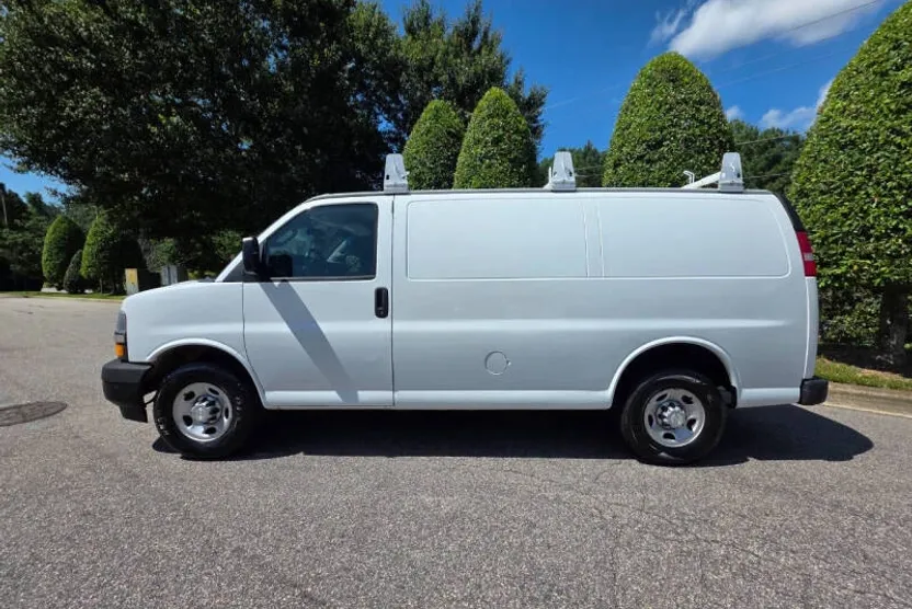 2018 Chevrolet Express 2500 Cargo Van photo 1