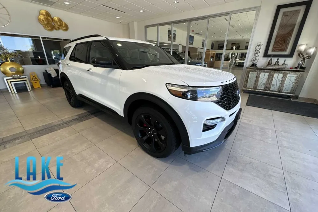 2021 Ford Explorer ST photo 1