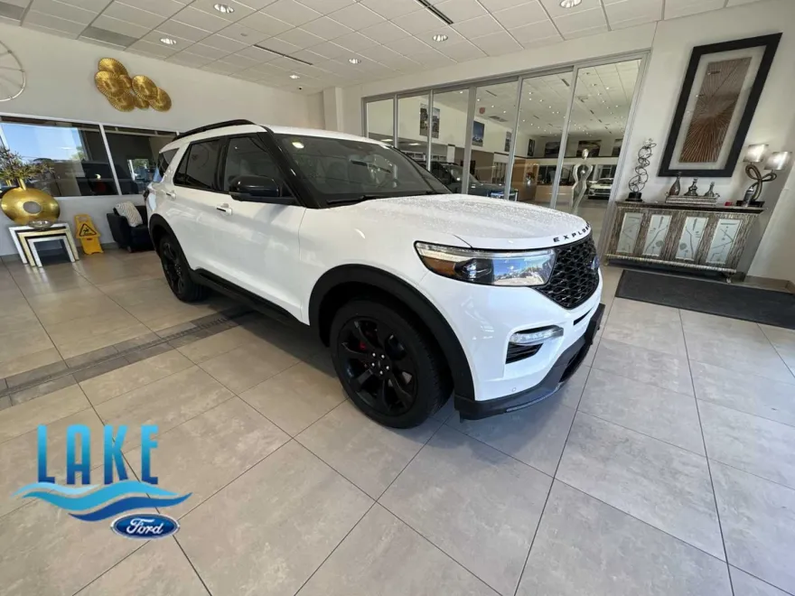 2021 Ford Explorer ST photo 1