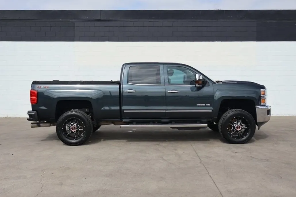 2019 Chevrolet Silverado 2500HD LTZ photo 1