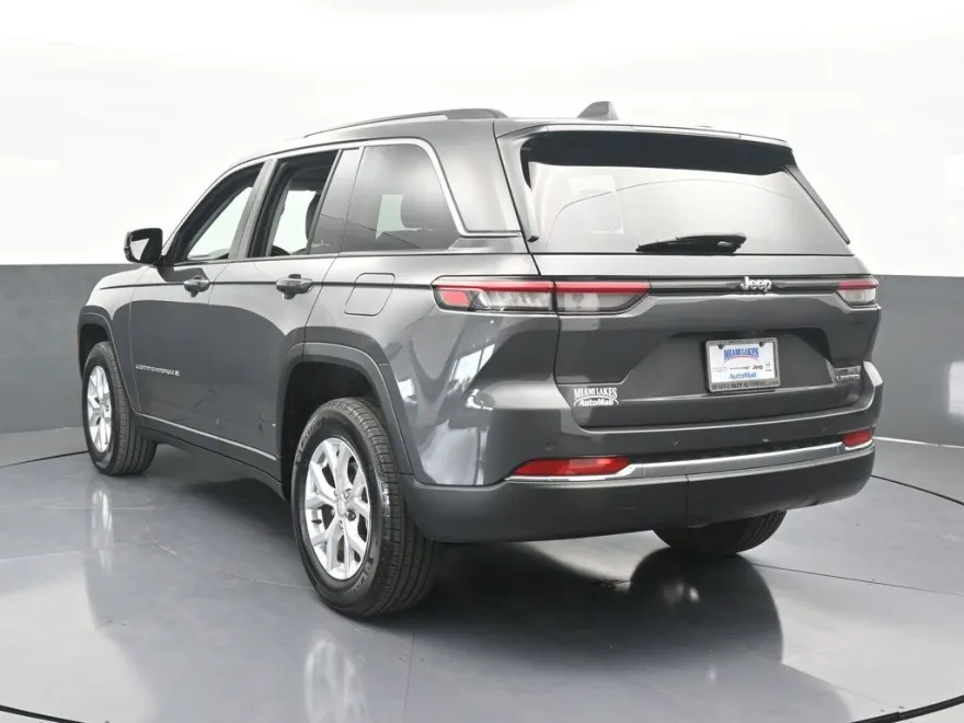 2023 Jeep Grand Cherokee Limited photo 1