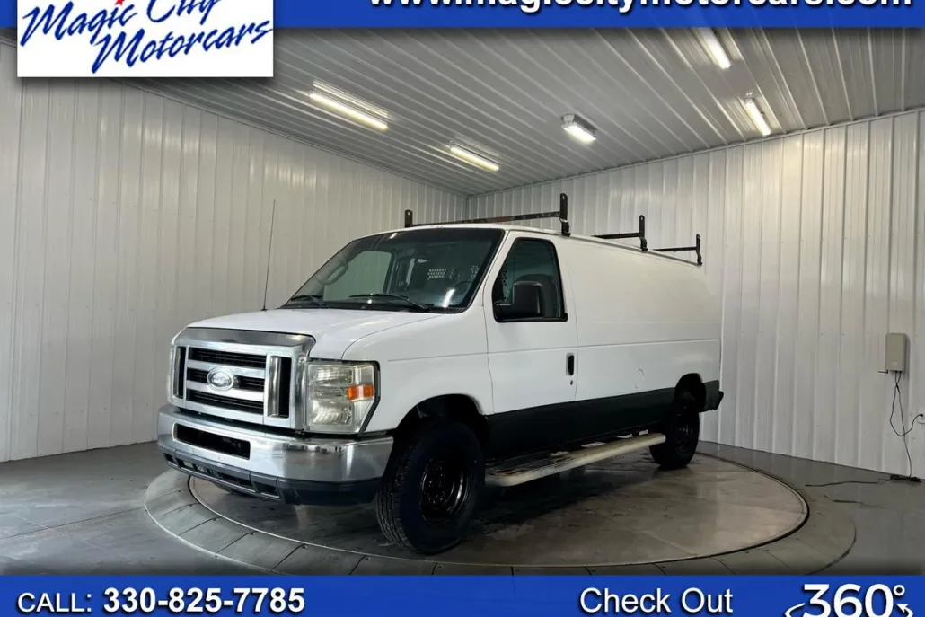 2008 Ford E-250 photo 1