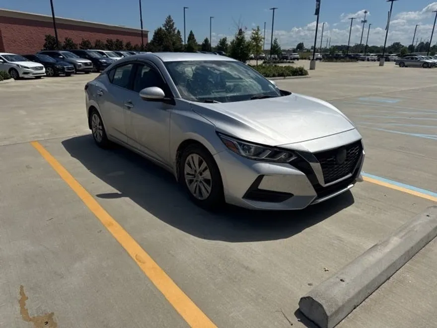2022 Nissan Sentra S photo 1