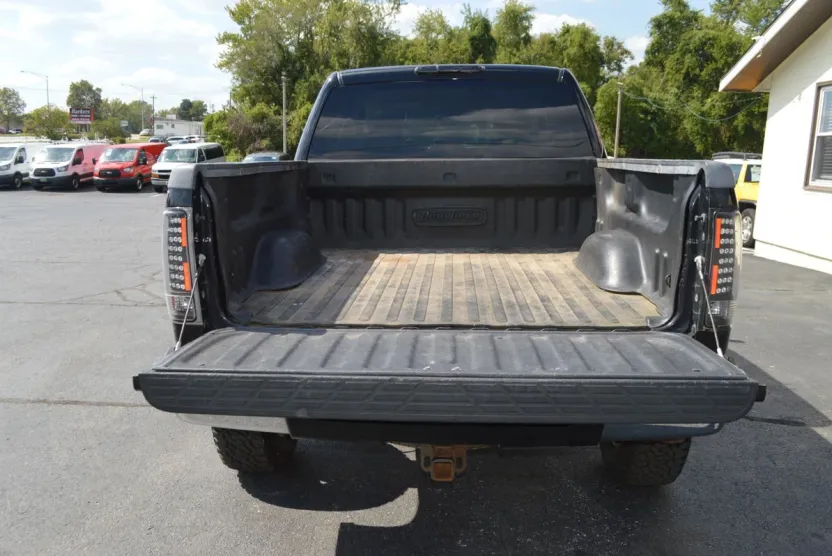 2010 Chevrolet Silverado LT photo 1