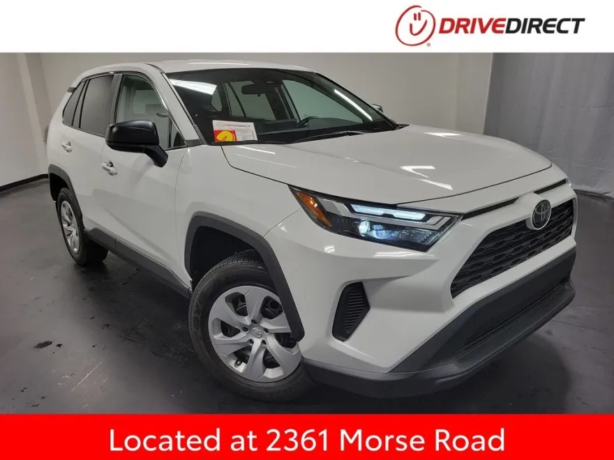 2024 Toyota RAV4 LE photo 1