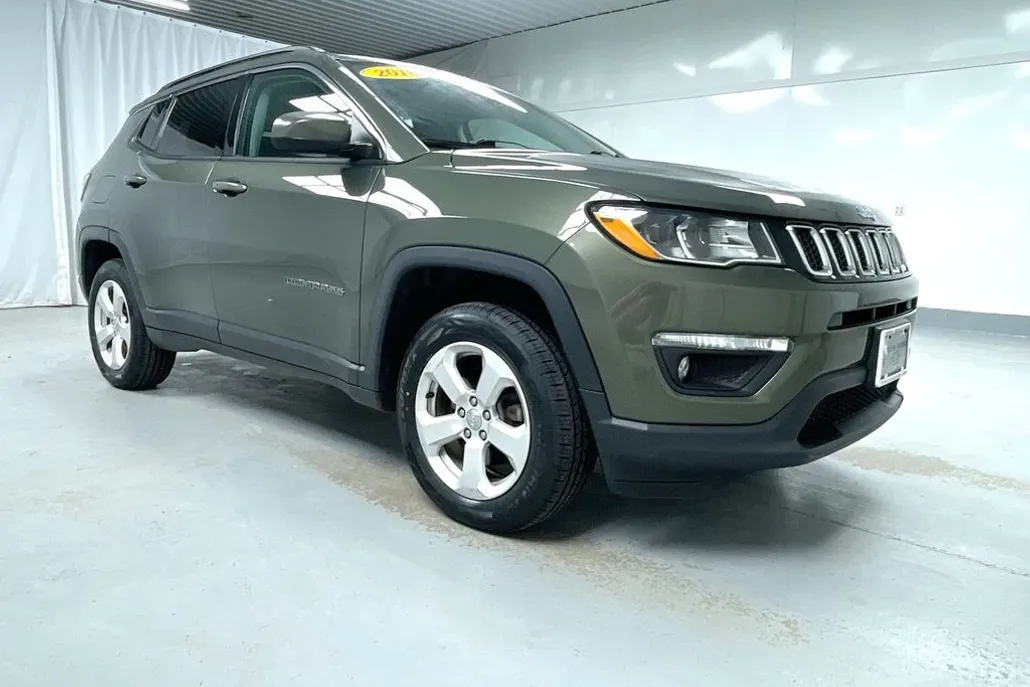 2018 Jeep Compass Latitude photo 1