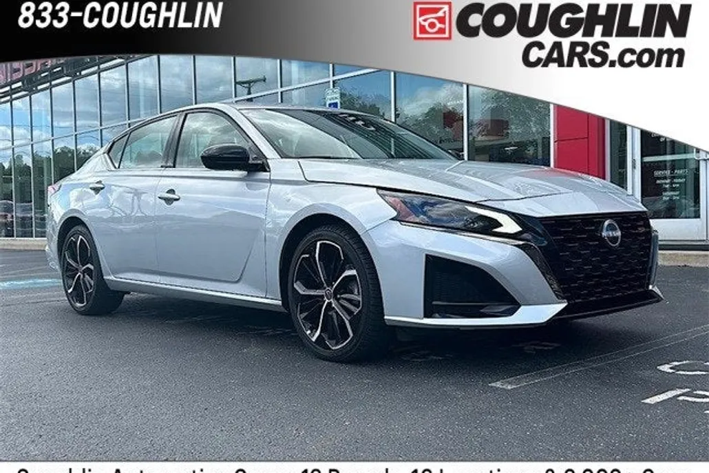 2024 Nissan Altima 2.5 SR photo 1