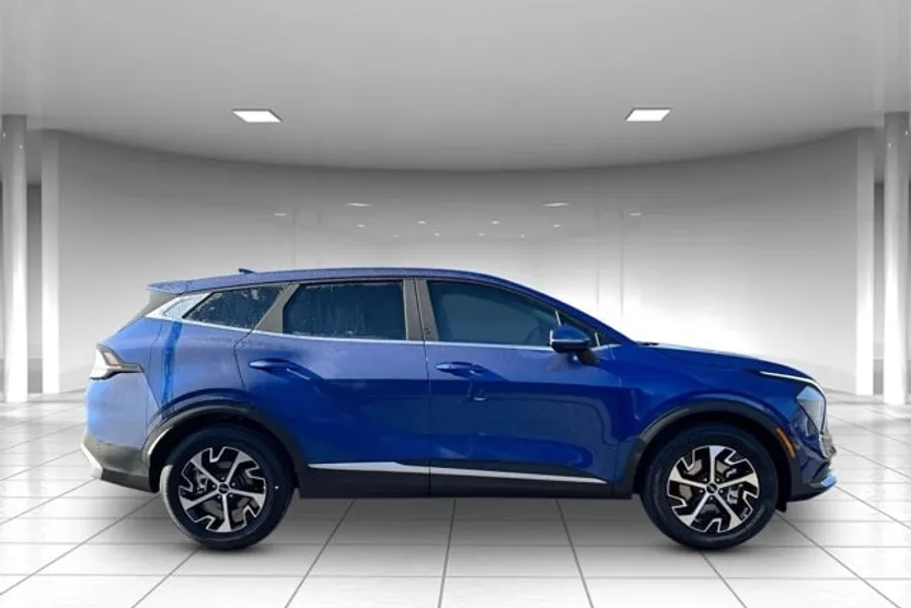 2025 Kia Sportage EX photo 1