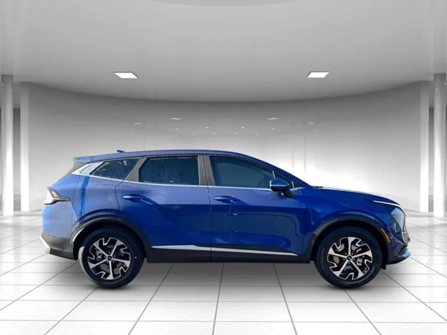 2025 Kia Sportage EX photo 1