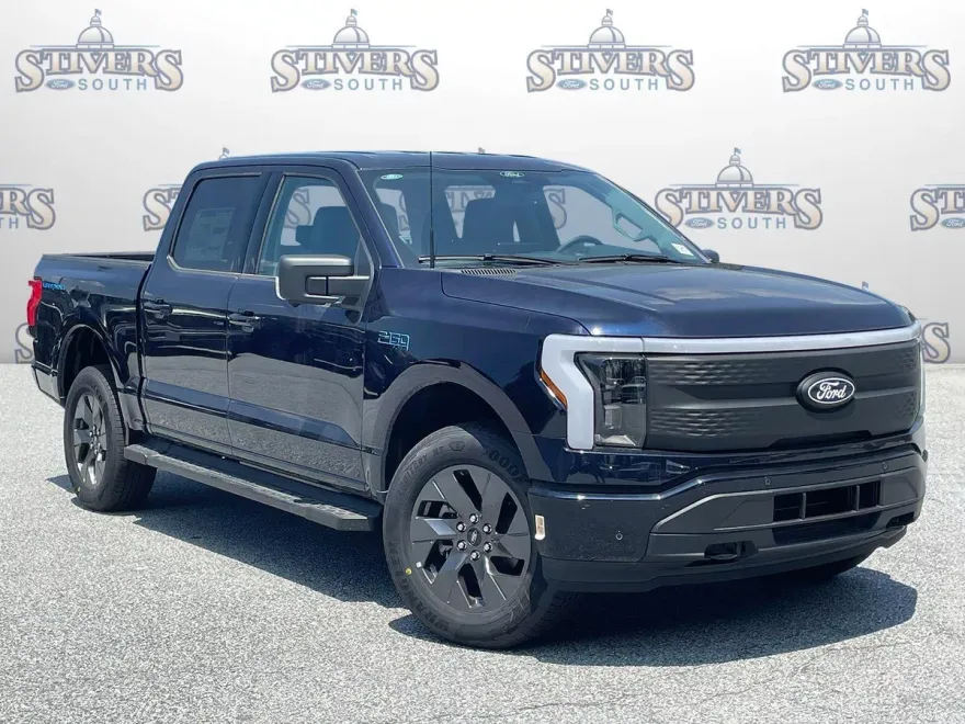 2025 Ford F-150 Lightning photo 1