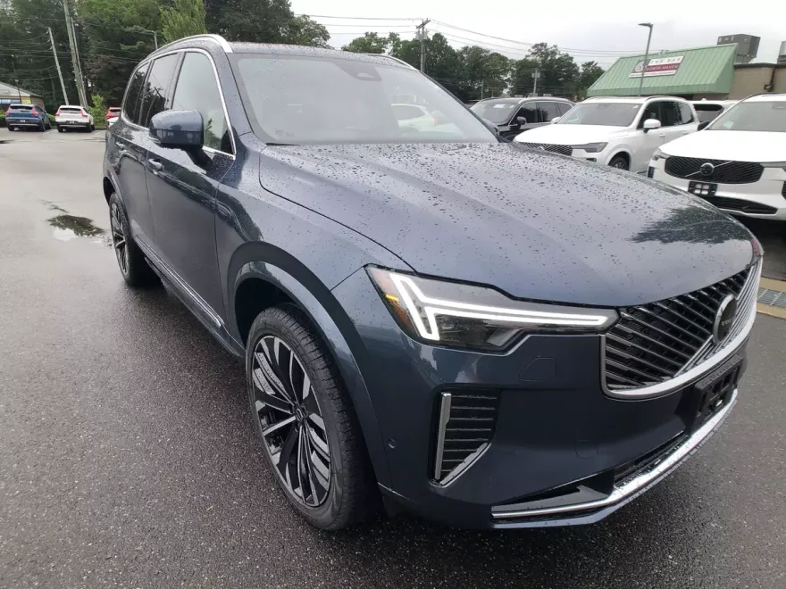 2026 Volvo XC90 Plus Black Edition photo 1