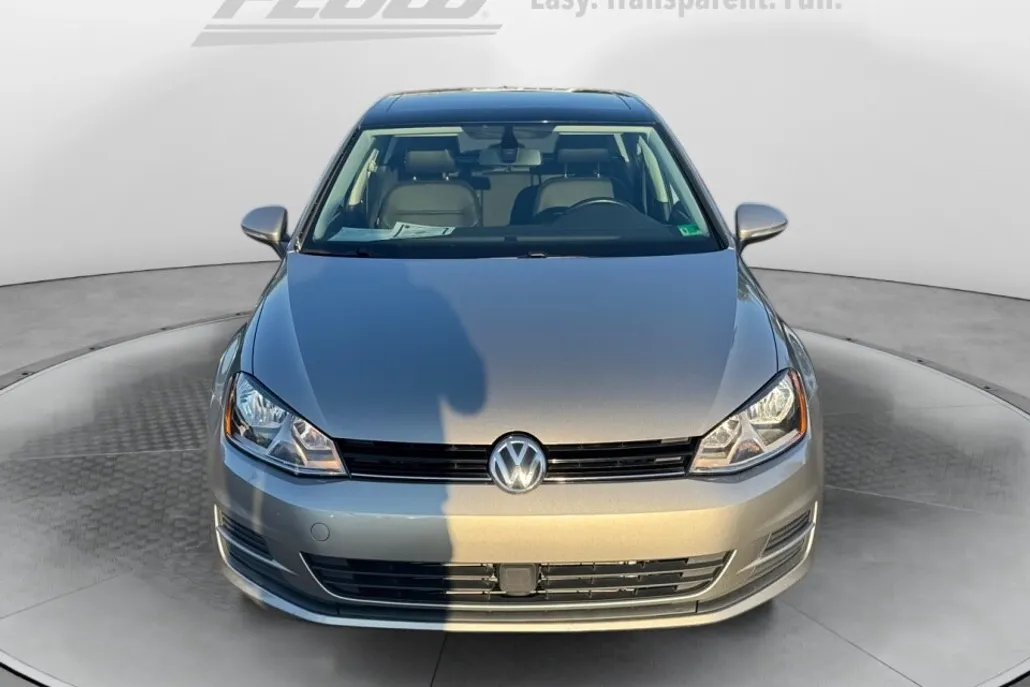 2017 Volkswagen Golf TSI S photo 1