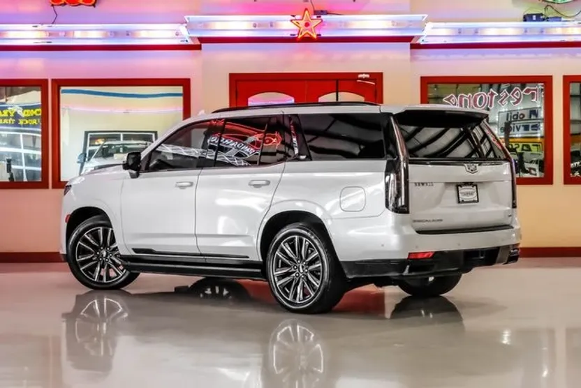2023 Cadillac Escalade Sport photo 1