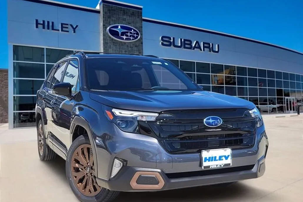 2025 Subaru Forester Sport photo 1