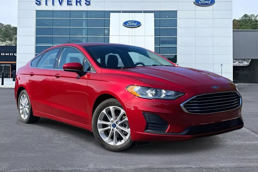 2020 Ford Fusion SE photo 1