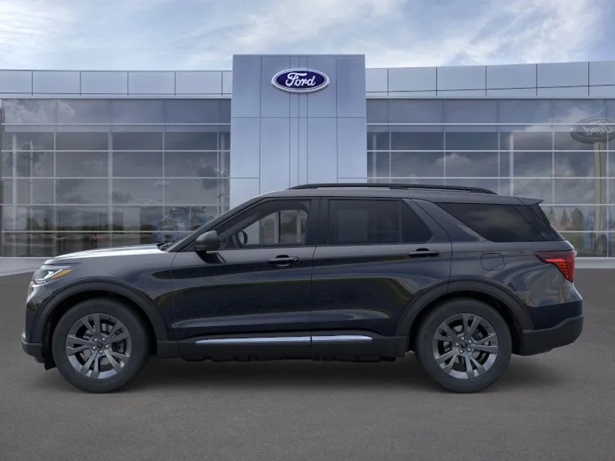 2025 Ford Explorer photo 1