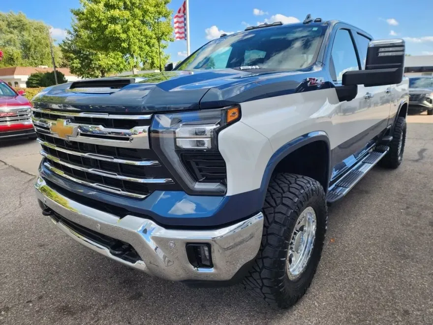 2024 Chevrolet Silverado 2500HD LTZ photo 1