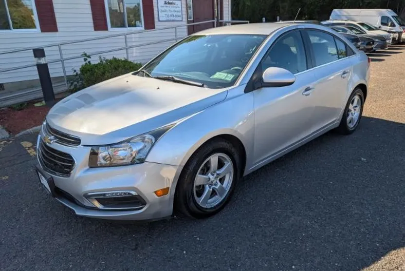 2015 Chevrolet Cruze photo 1