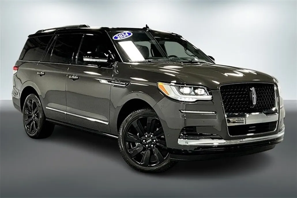 2024 Lincoln Navigator Black Label photo 1