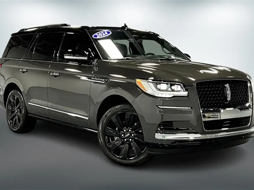2024 Lincoln Navigator Black Label photo 1