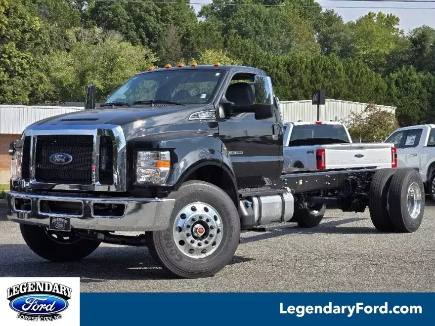 2026 Ford F-750 Base photo 1