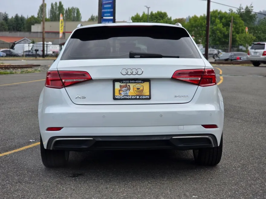 2017 Audi A3 E-tron Premium Plus photo 1