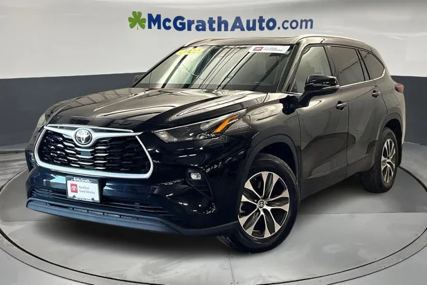 2022 Toyota Highlander XLE photo 1