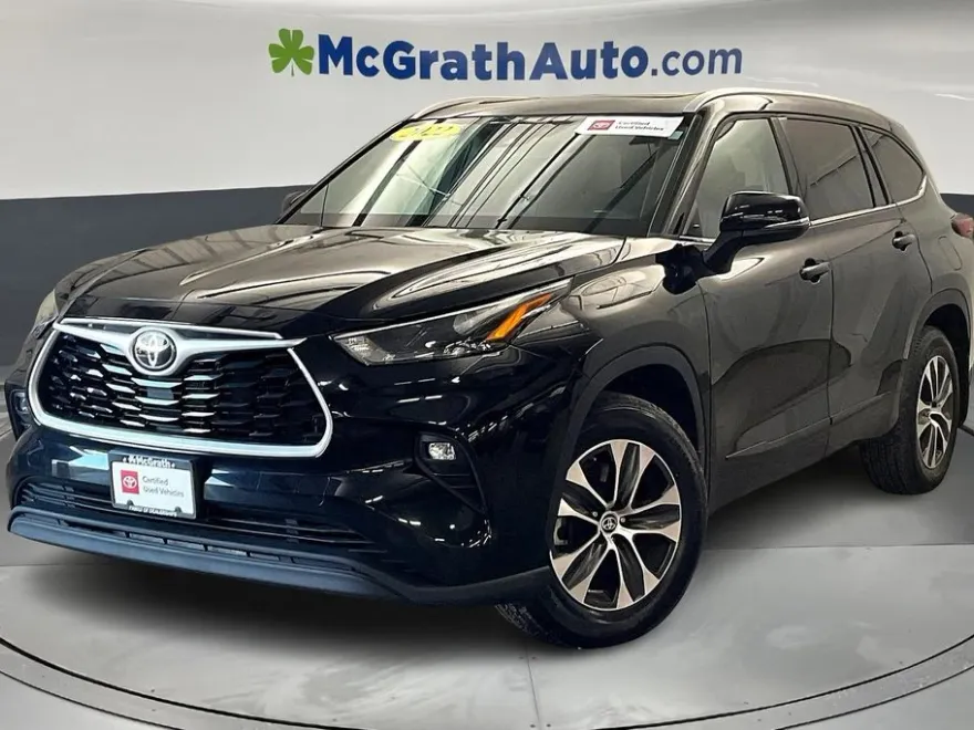 2022 Toyota Highlander XLE photo 1