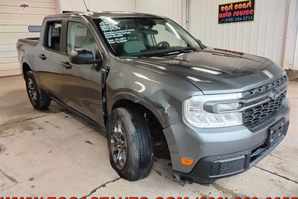 2024 Ford Maverick XLT photo 1