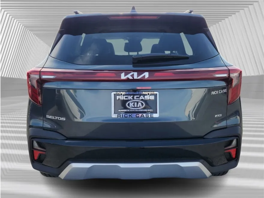 2025 Kia Seltos SX photo 1