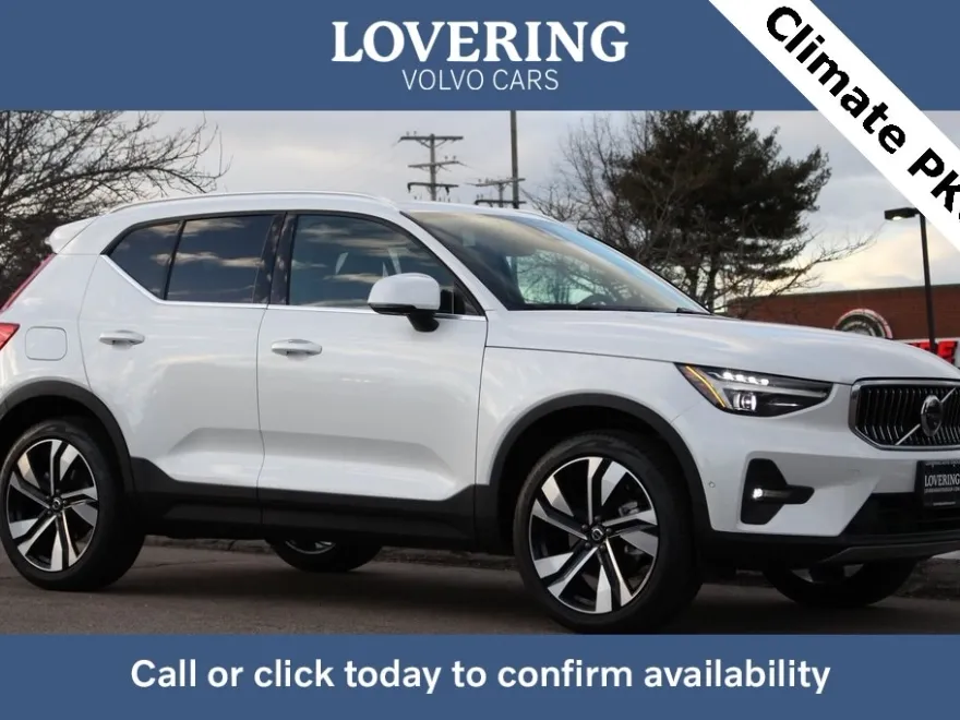 2025 Volvo XC40 Plus photo 1