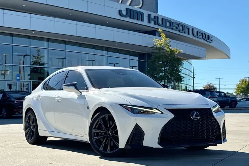 2021 Lexus IS 350 F SPORT photo 1