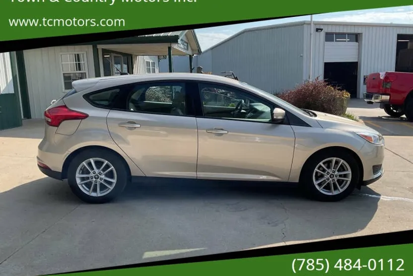 2017 Ford Focus SE photo 1