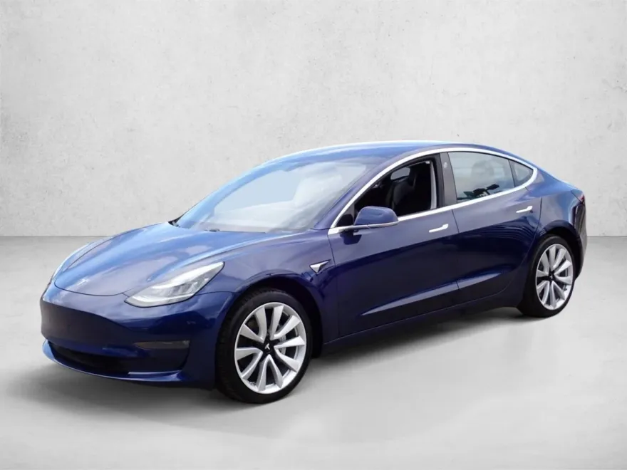 2018 Tesla Model 3 Long Range photo 1
