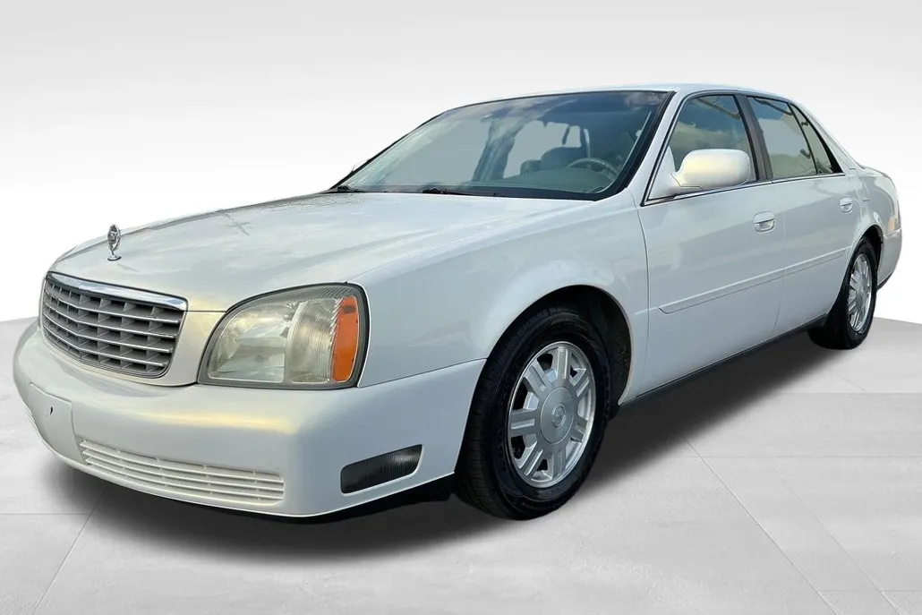 2004 Cadillac DeVille Base photo 1